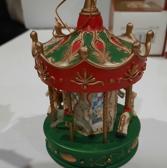 Vintage Merry-go-round Ornaments - Picture 4 of 7
